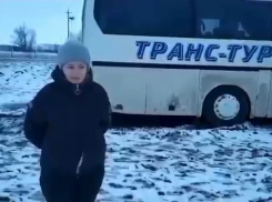 В Ростовской области на трассе пассажирский автобус вылетел в кювет