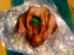 Женщина попыталась пронести в курице банку с алкоголем заключенному в ростовскую колонию