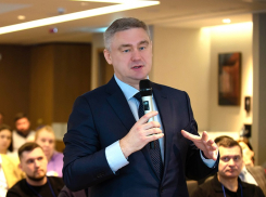 Игорь Бураков: близость Ростовской области к ДНР и ЛНР ведет к росту экономики
