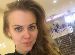 Девушка с большими глазами и длинными волосами исчезла после маникюра в Ростове
