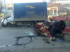 Мужчина на «Жигулях» серьезно пострадал в ДТП с мусоровозом в Таганроге