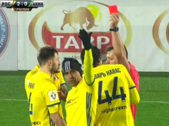 После удара ногой капитана «Ростова» у футболиста «Анжи» произошло рассечение подбородка и сотрясение мозга