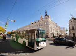 Жители Ростова платят за проезд в общественном транспорте с выгодой для себя