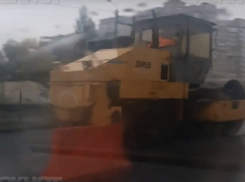 Лабораторные испытания проверят качество асфальта, проложенного под проливным дождем в Ростове