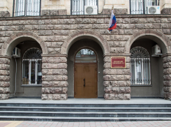 В Ростове эвакуировали пять судов из-за сообщений о минировании