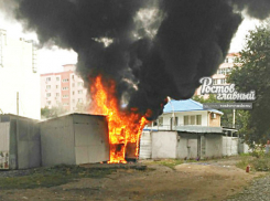 «Лисички» разожгли адское пламя, в котором до углей сгорел магазин на рынке Ростова
