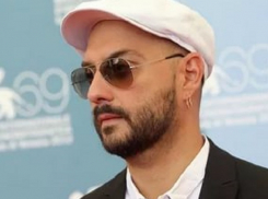 В дом к известному ростовскому режиссеру Кириллу Серебренникову пришли полицейские