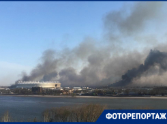Возгорание рядом с «Ростов Ареной» тушат вертолет и более сотни пожарных