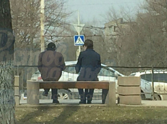 Жертва ловких мошенников, ворующих у девушек-автолюбительниц в Ростове, сняла их на фото 