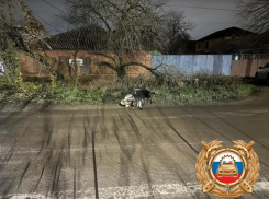 Школьник на мопеде разбился о машину в Батайске 