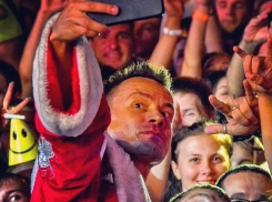 Солист «Дискотеки Аварии» Алексей Серов сделал селфи с ростовчанами