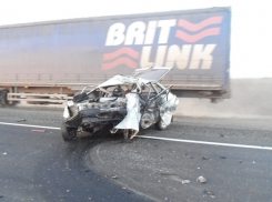 В Ростовской области  при столкновении двух легковушек погибли три человека