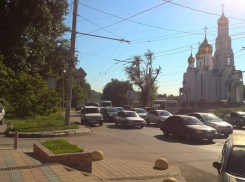 Из-за жутких пробок ростовчане отправились домой, так и не доехав до работы