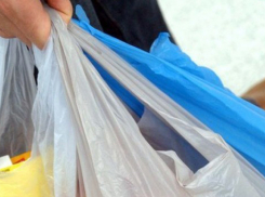 Ростовскую пенсионерку ограбили в подъезде