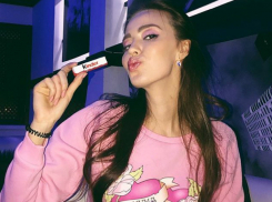 Ростовская любовница футболиста Дмитрия Тарасова, из-за которой он расстался с Ольгой Бузовой, показала свою «розовую» беременность