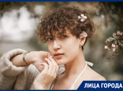 «Не нужно привязывать руки к кистям»: ростовчанка Лидия Железняк – о творчестве и испорченных уличных картинах 