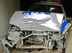 В погоне за нарушителем автомобиль ДПС разбился вдребезги на выезде из Ростова