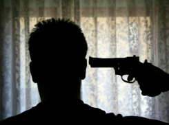 Мужчина застрелил собутыльника, играя в «русскую рулетку» в Ростовской области