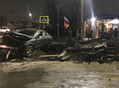 В Батайске водитель «Мерседеса» не пропустил «Ладу» и устроил серьезное ДТП