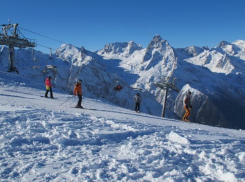 Хозяин ритуального магазина из Ростовской области погиб после схода снежной лавины в Адыгее