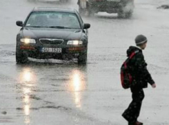 Множественные травмы получил 12-летний мальчик под колесами иномарки в Ростовской области