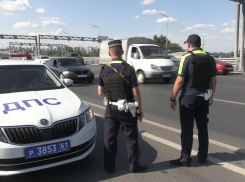 Полицейские проверили около 1300 человек во время рейдов в Ростовской области 