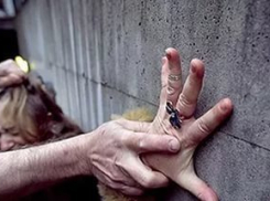 Мужчина из Ростовской области обвинил возлюбленного матери в педофилии 