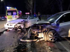Три человека пострадали в жутком ночном ДТП в Ростове