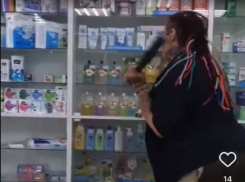 В Таганроге проверят аптеку, которую разгромила зоозащитница из-за продажи анальгетиков без рецепта