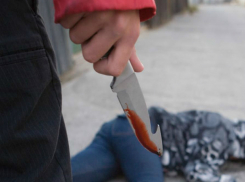 Обезумевший от ревности мужчина 20 раз пырнул ножом своего соседа под Ростовом