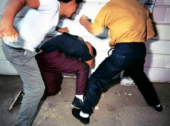 Увлекающегося психотропными веществами мужчину жестоко избили хулиганы на улице Ростова