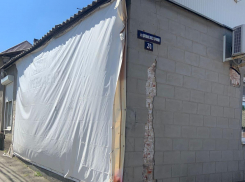 Жителям Ростова, в чей дом врезался трамвай, предложили компенсацию 120 тысяч рублей