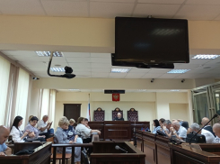 По делу «аксайских рынков» за один день допросили двух директоров и одну начальницу из Роспотребнадзора