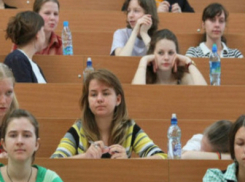 Рособрнадзор запретил выдавать дипломы двум вузам Ростовской области