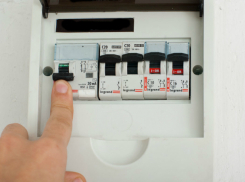 40 социально значимых предприятий Ростовской области получили уведомления об ограничении электроэнергии