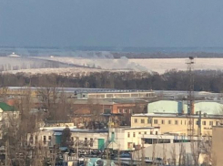 В Ростове второй день горит мусорный полигон в Левенцовке