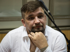 Рэпер Баста поблагодарил себя за терпение и пропустил в шоу «Песни» босых музыкантов