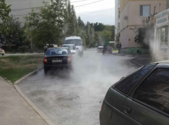 Теплосети продолжили «согревать» ростовчан кипятком на улицах города 