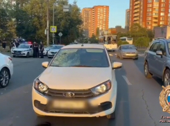 Лишенный прав водитель сбил подростка на пешеходном переходе в Ростове