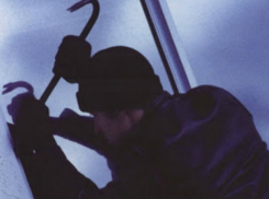 Ночной «чердачный» вор потрошил продуктовые магазины в Ростовской области