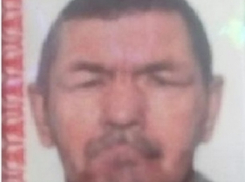 Худощавый мужчина ушел из дома в летних тапочках и пропал в Ростовской области