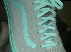 Спор о цвете кроссовок заразил социальные сети Ростова 