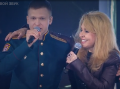 Капитан Росгвардии из Новочеркасска перепел Ольгу Кормухину в музыкальном шоу на Первом канале