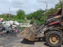 Знаменитую свалку на окраине Ростова ликвидировал бульдозер