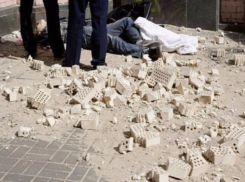 Молодая женщина погибла после взрыва под завалами кирпичной стены в Ростовской области