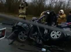 До семи лет тюрьмы грозит водителю фуры, по вине которого погибли три следователя на трассе Ростов - Волгодонск