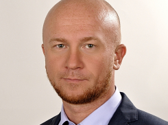 Ростовский депутат с пробелами в биографии владеет тремя крутыми авто