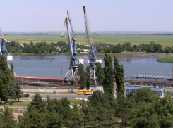 Правительство России планирует расширить границы морского порта Азов