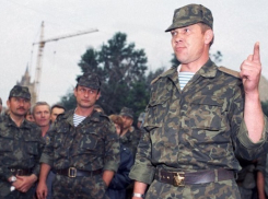 Власть совершила опасный трюк с созданием патриотического героя в виде Лебедя, - политтехнолог