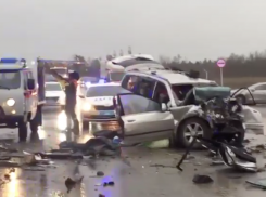 В Ростовской области в ДТП с микроавтобусом погибли 4 человека